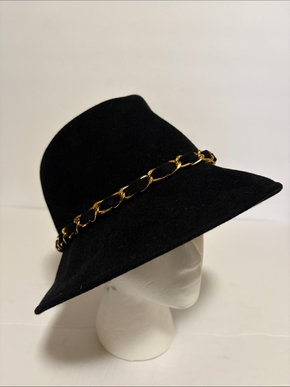 Eric Javits Chain Cloche Wool Hat - Picture 2 of 8